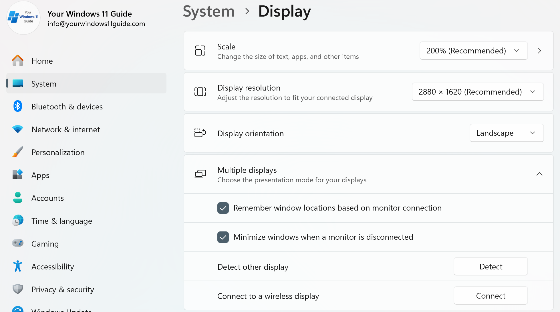 Display settings with “Detect” button